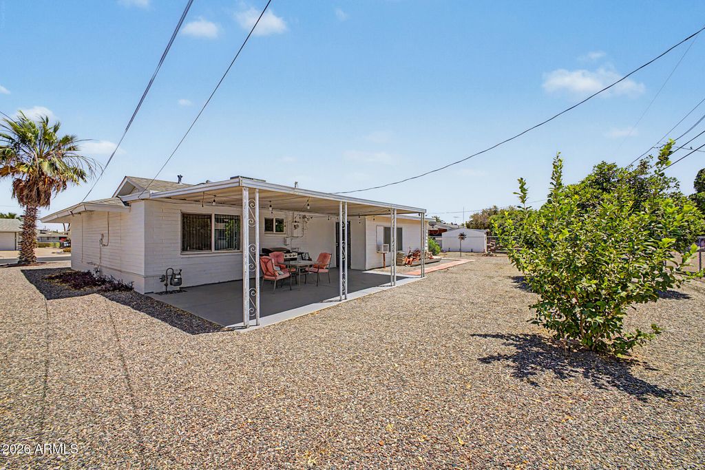 Image 23 of property listing at 11025 W Cherry Hills Drive W, Sun City, AZ 85351