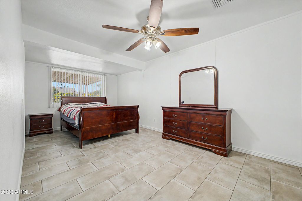 Image 8 of property listing at 11025 W Cherry Hills Drive W, Sun City, AZ 85351