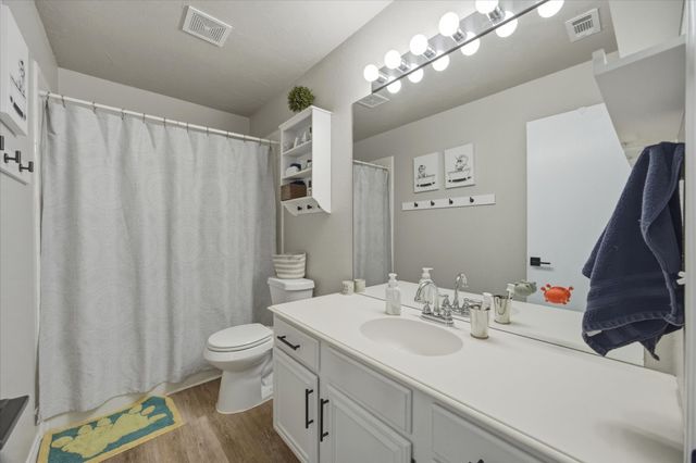 322 Sweet Leaf Lane, Lake Dallas, TX 75065