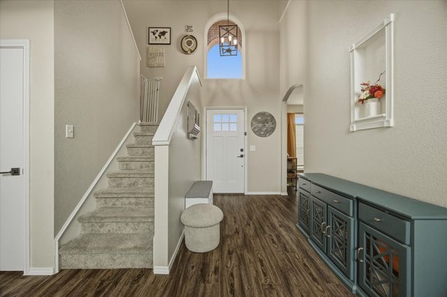 322 Sweet Leaf Lane, Lake Dallas, TX 75065