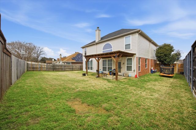 322 Sweet Leaf Lane, Lake Dallas, TX 75065