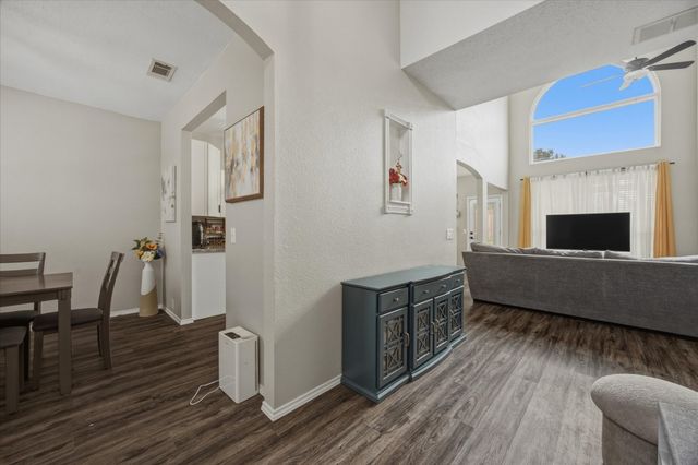 322 Sweet Leaf Lane, Lake Dallas, TX 75065