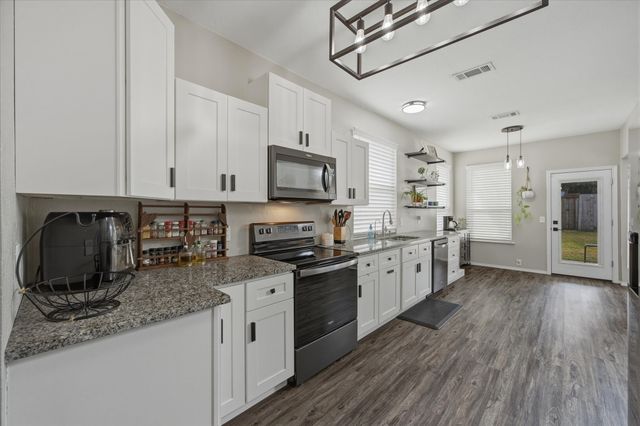 322 Sweet Leaf Lane, Lake Dallas, TX 75065