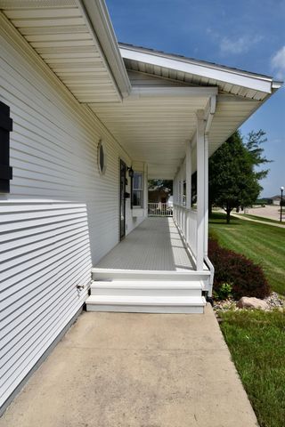 403 13th Avenue NE, Sibley, IA 51249