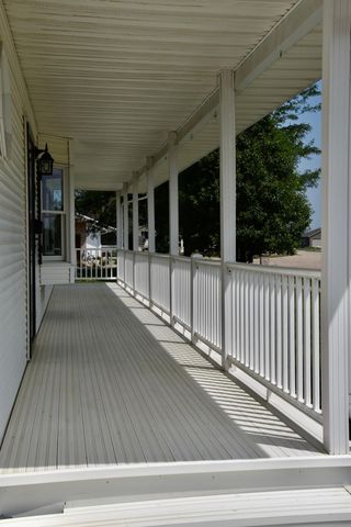 403 13th Avenue NE, Sibley, IA 51249