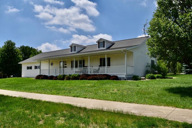 403 13th Avenue NE, Sibley, IA 51249