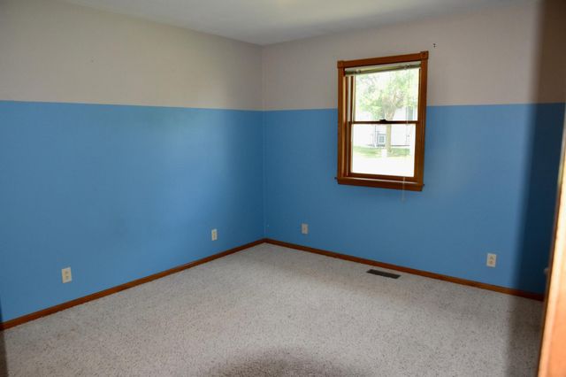403 13th Avenue NE, Sibley, IA 51249