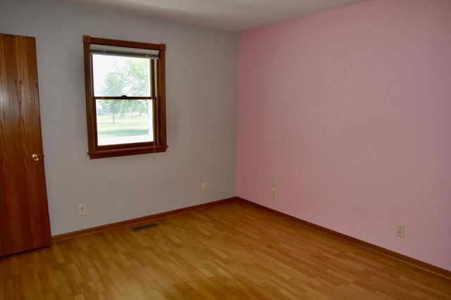 403 13th Avenue NE, Sibley, IA 51249