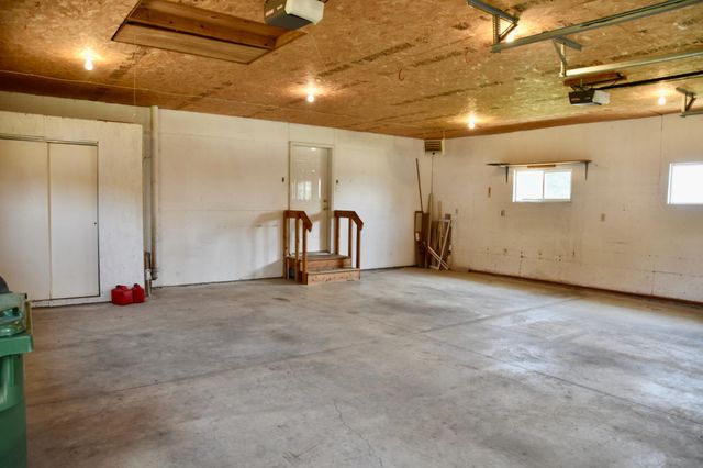 403 13th Avenue NE, Sibley, IA 51249