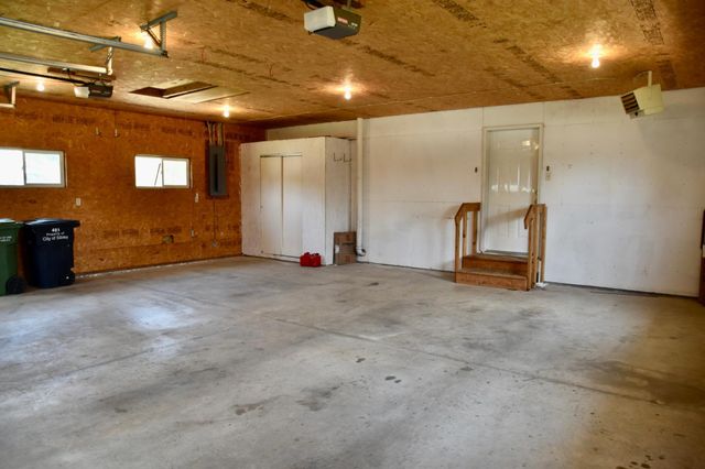 403 13th Avenue NE, Sibley, IA 51249