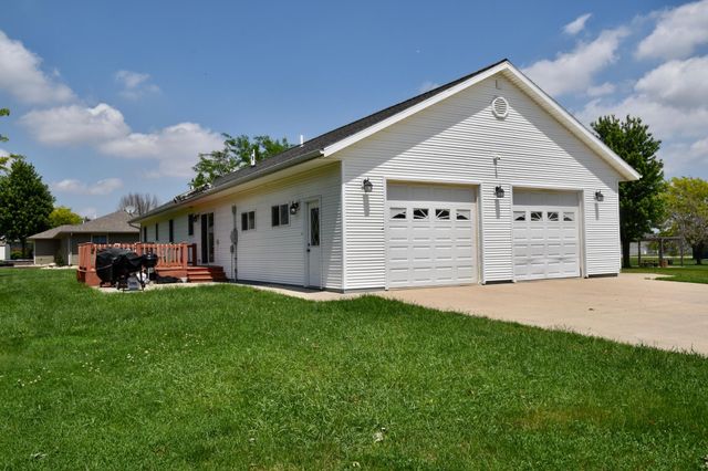 403 13th Avenue NE, Sibley, IA 51249