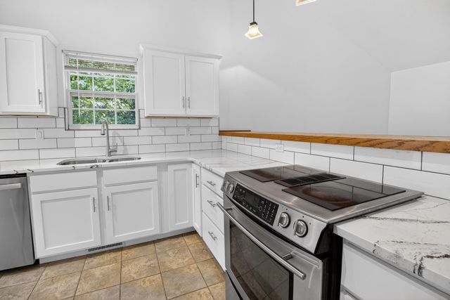 2902 YOKO CT, Columbia, MO 65202
