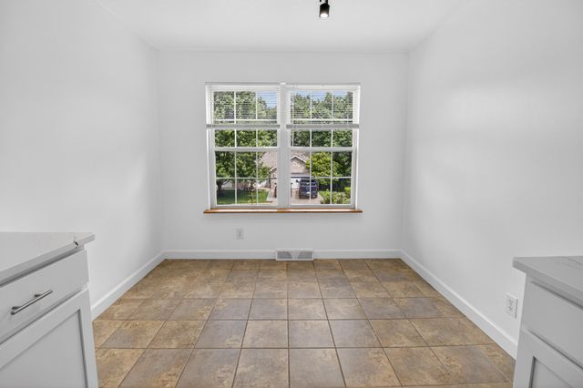 2902 YOKO CT, Columbia, MO 65202