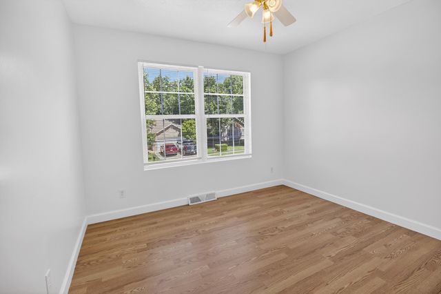 2902 YOKO CT, Columbia, MO 65202