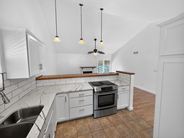 2902 YOKO CT, Columbia, MO 65202