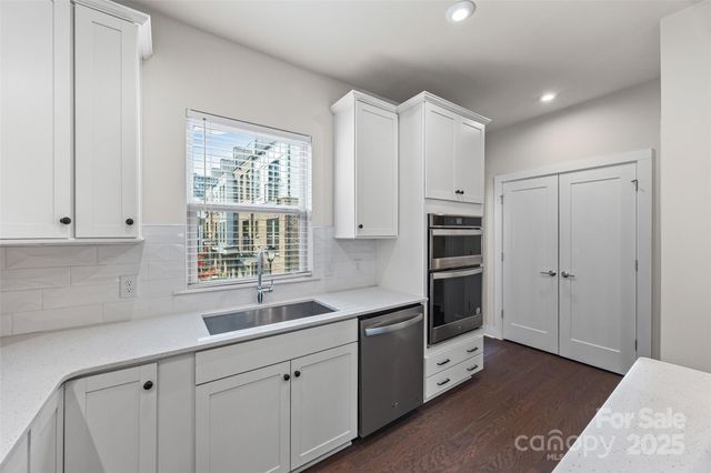 16034 Roscoe Lane, Charlotte, NC 28204