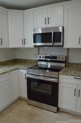 812 UVALDE ST, Pleasanton, TX 78064
