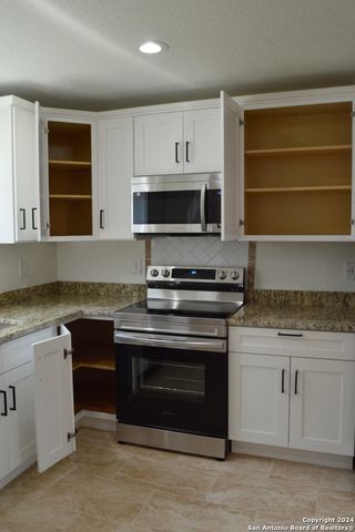 812 UVALDE ST, Pleasanton, TX 78064