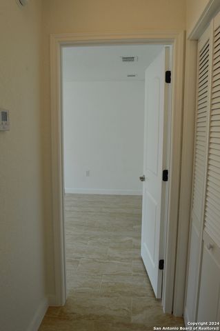812 UVALDE ST, Pleasanton, TX 78064