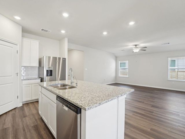 141 Maple Hedge RD, Hutto, TX 78634