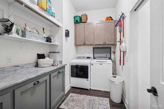 5140 Sandy Shores Dr, Gulf Breeze, FL 32563