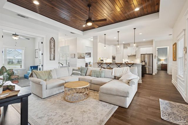 5140 Sandy Shores Dr, Gulf Breeze, FL 32563