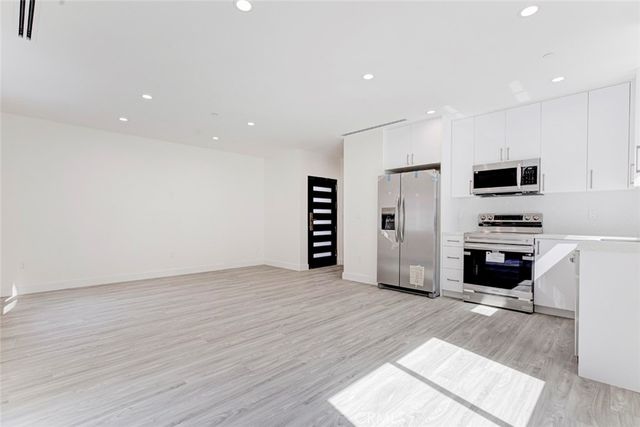 7856 1/2 Kyle St, Sunland, CA 91040