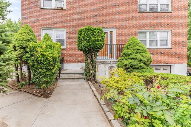 433 Palmer Road Second Fl, Yonkers, NY 10701