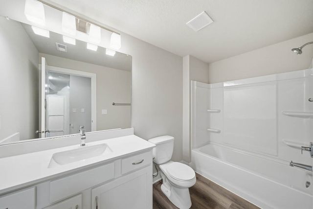 6724 Bright Street, Johnston, IA 50131