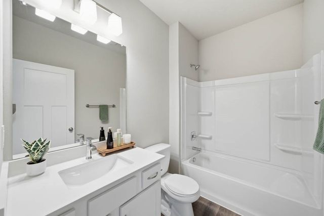 6724 Bright Street, Johnston, IA 50131