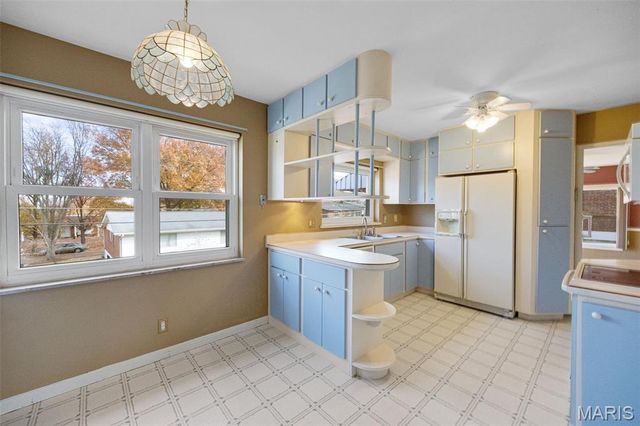 9720 Grantview Drive, St Louis, MO 63123