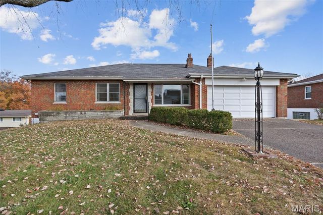 9720 Grantview Drive, St Louis, MO 63123