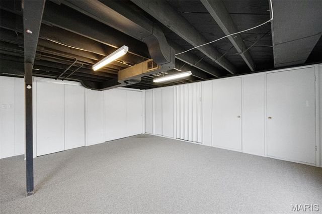 9720 Grantview Drive, St Louis, MO 63123