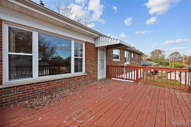 9720 Grantview Drive, St Louis, MO 63123