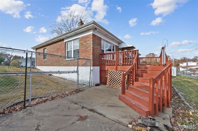 9720 Grantview Drive, St Louis, MO 63123