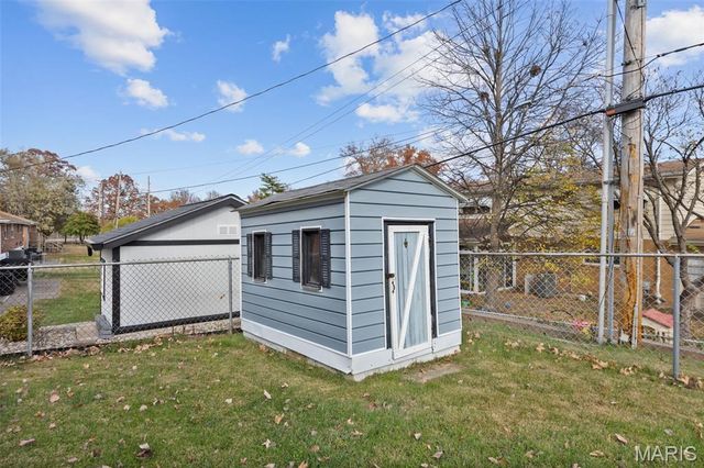 9720 Grantview Drive, St Louis, MO 63123