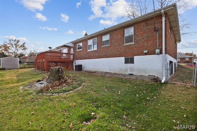 9720 Grantview Drive, St Louis, MO 63123