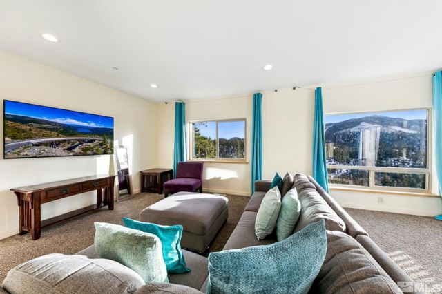 332 Barton Drive, Stateline, NV 89449