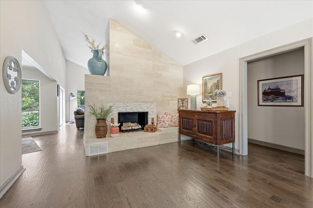 5 Country Place Circle, Dalworthington Gardens, TX 76016