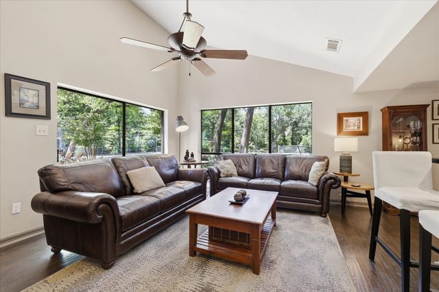 5 Country Place Circle, Dalworthington Gardens, TX 76016