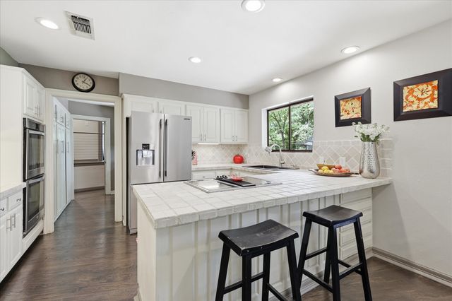 5 Country Place Circle, Dalworthington Gardens, TX 76016
