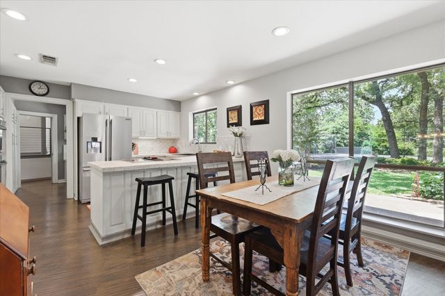5 Country Place Circle, Dalworthington Gardens, TX 76016
