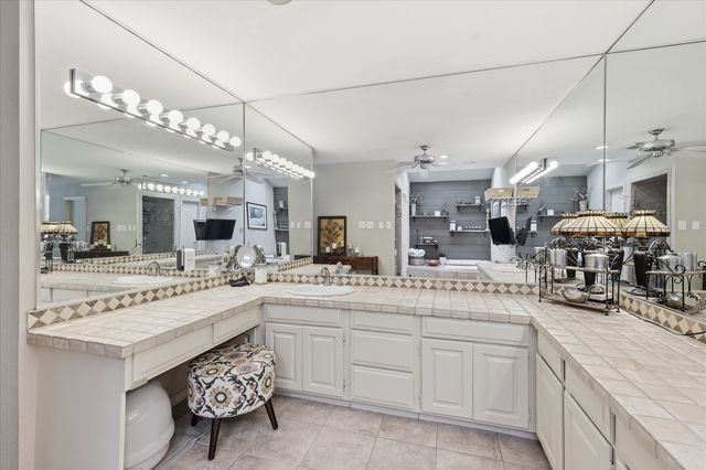5 Country Place Circle, Dalworthington Gardens, TX 76016