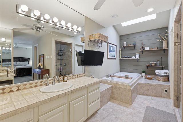 5 Country Place Circle, Dalworthington Gardens, TX 76016