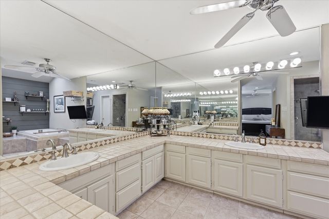 5 Country Place Circle, Dalworthington Gardens, TX 76016