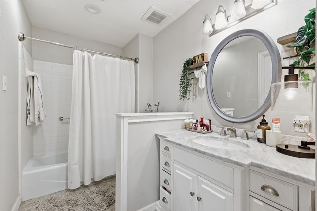 5 Country Place Circle, Dalworthington Gardens, TX 76016