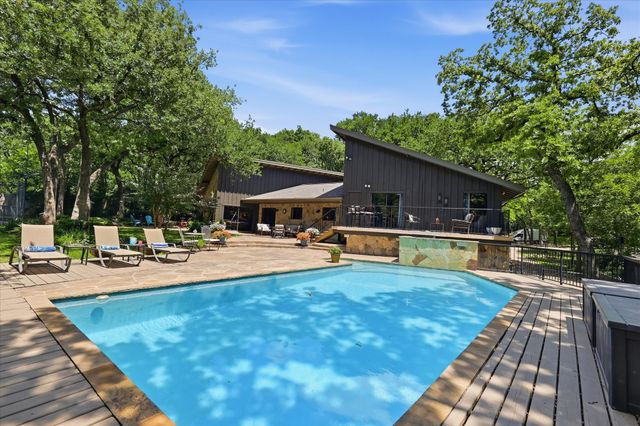 5 Country Place Circle, Dalworthington Gardens, TX 76016