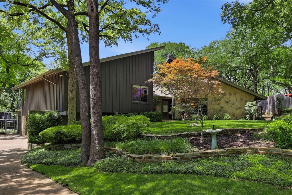 5 Country Place Circle, Dalworthington Gardens, TX 76016