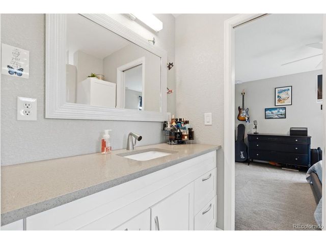3960 Stonegrass Pt, Broomfield, CO 80023