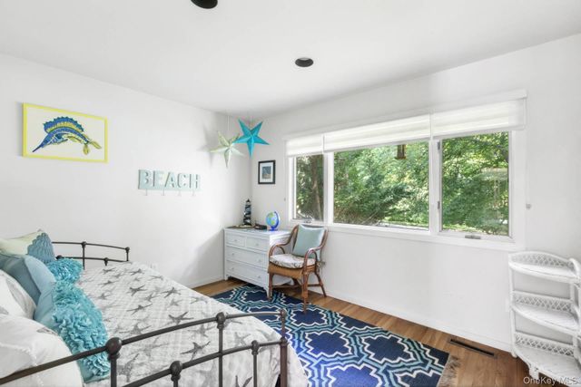 39 Spring Pond Lane, Southampton, NY 11968
